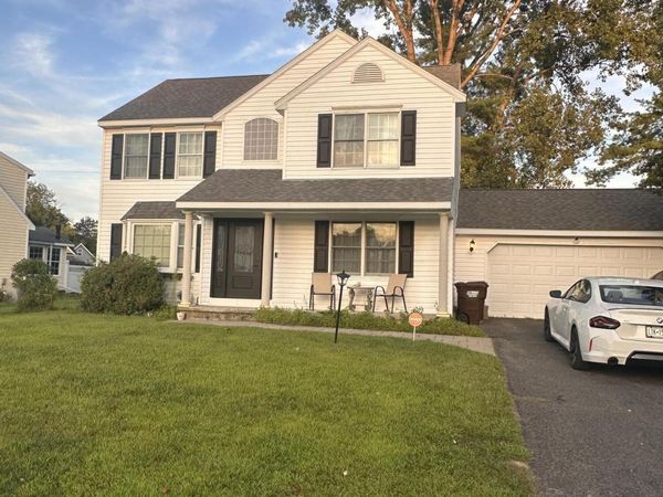 7 Van Rensselaer Way, Glenmont, NY 12077