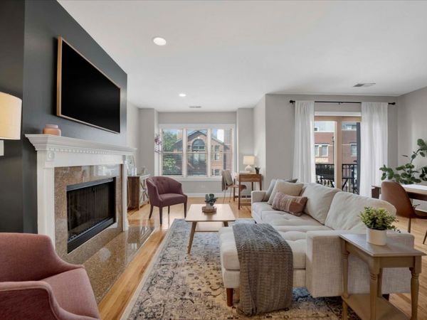 4151 N Lincoln Avenue , Unit 2, Chicago, IL 60618