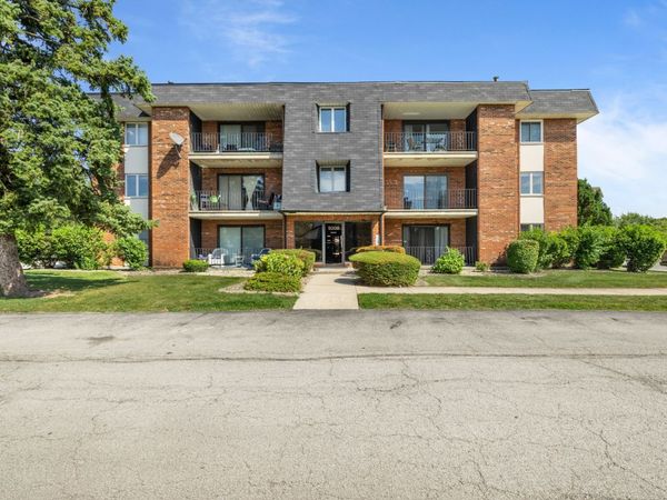 9208 W 140th Street , Unit 2SW, Orland Park, IL 60462