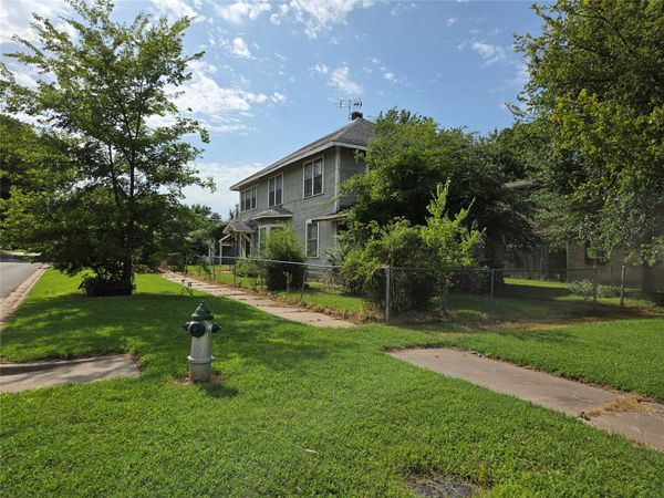 427 S Seneca Avenue, Bartlesville, OK 74003
