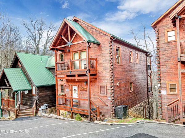 1253 Bear Cub Way, Gatlinburg, TN 37738