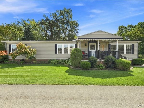 9801 Limehouse Drive, Clarence, NY 14031