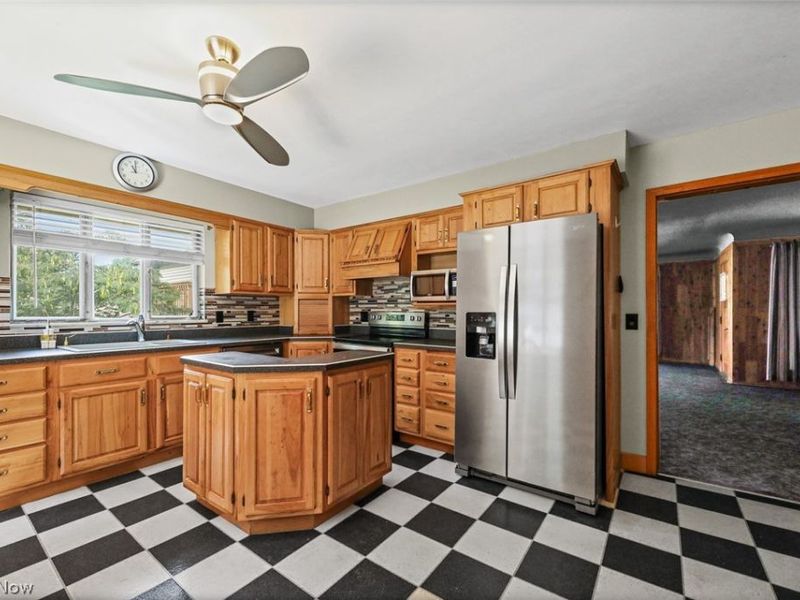 4695 W Ridgewood Drive, Parma, OH 44134 Photo 15