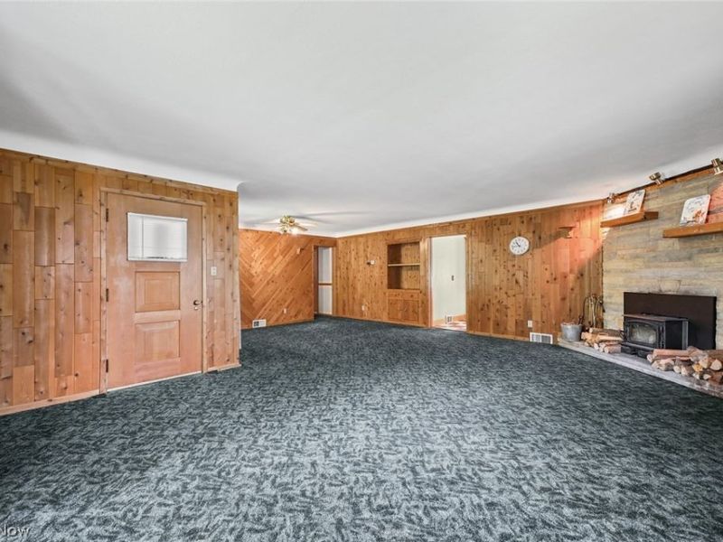 4695 W Ridgewood Drive, Parma, OH 44134 Photo 2