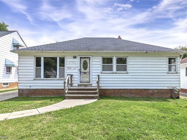 5891 Pearl Road , Parma Heights, OH 44130