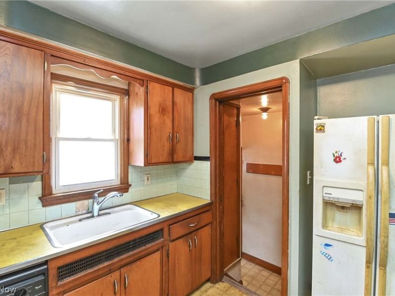 5891 Pearl Road, Parma Heights, OH 44130 Photo 16