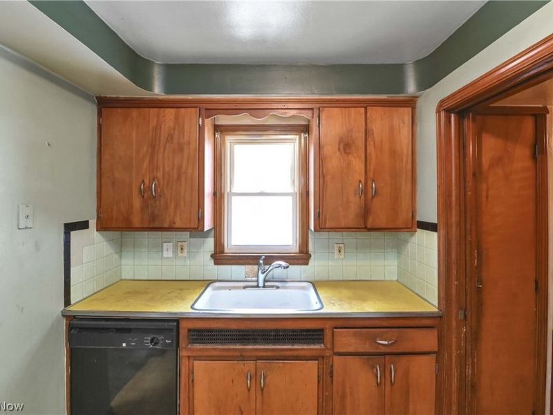 5891 Pearl Road, Parma Heights, OH 44130 Photo 17