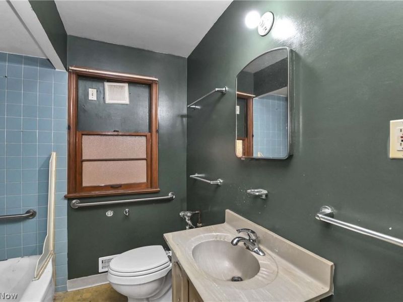 5891 Pearl Road, Parma Heights, OH 44130 Photo 25