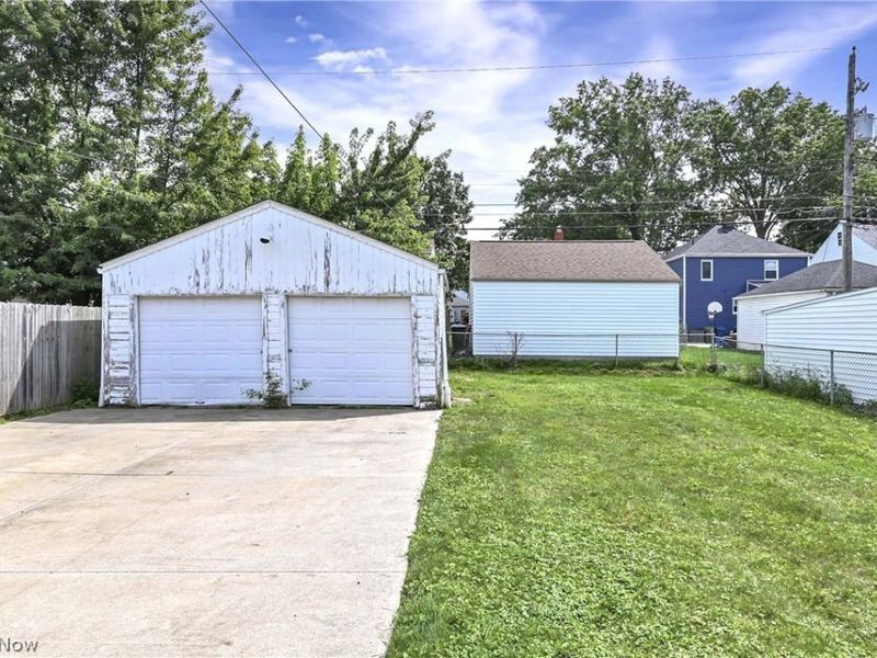 5891 Pearl Road, Parma Heights, OH 44130 Photo 5