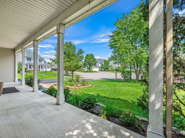2862 Stockberry Lane , West Chicago, IL 60185
