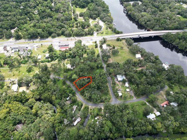 7719 LAKE AVENUE , FANNING SPRINGS, FL 32693