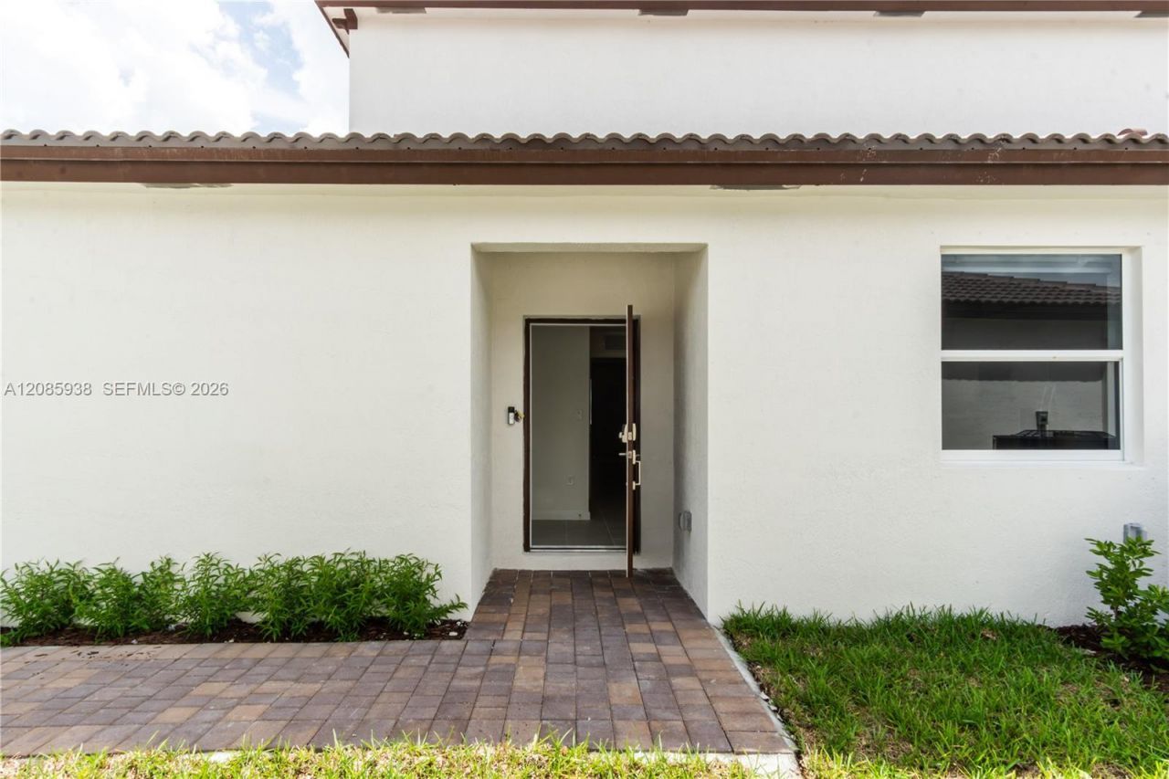 2996 SE 25th Ter, Homestead, FL 33035 Photo