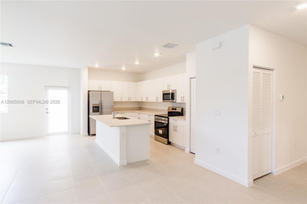 2996 SE 25th Ter, Homestead, FL 33035 Photo