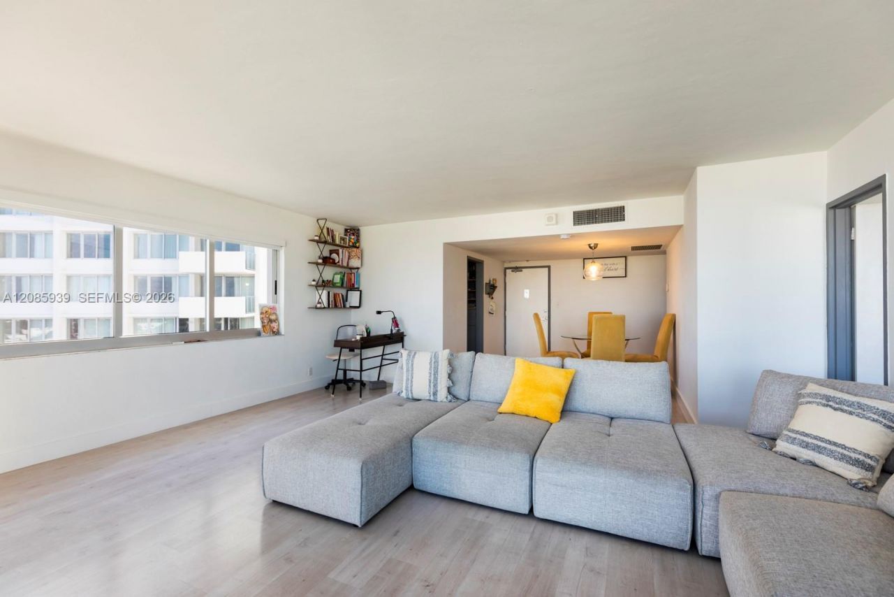 1200 West Ave, Unit 907, Miami Beach, FL 33139 Photo
