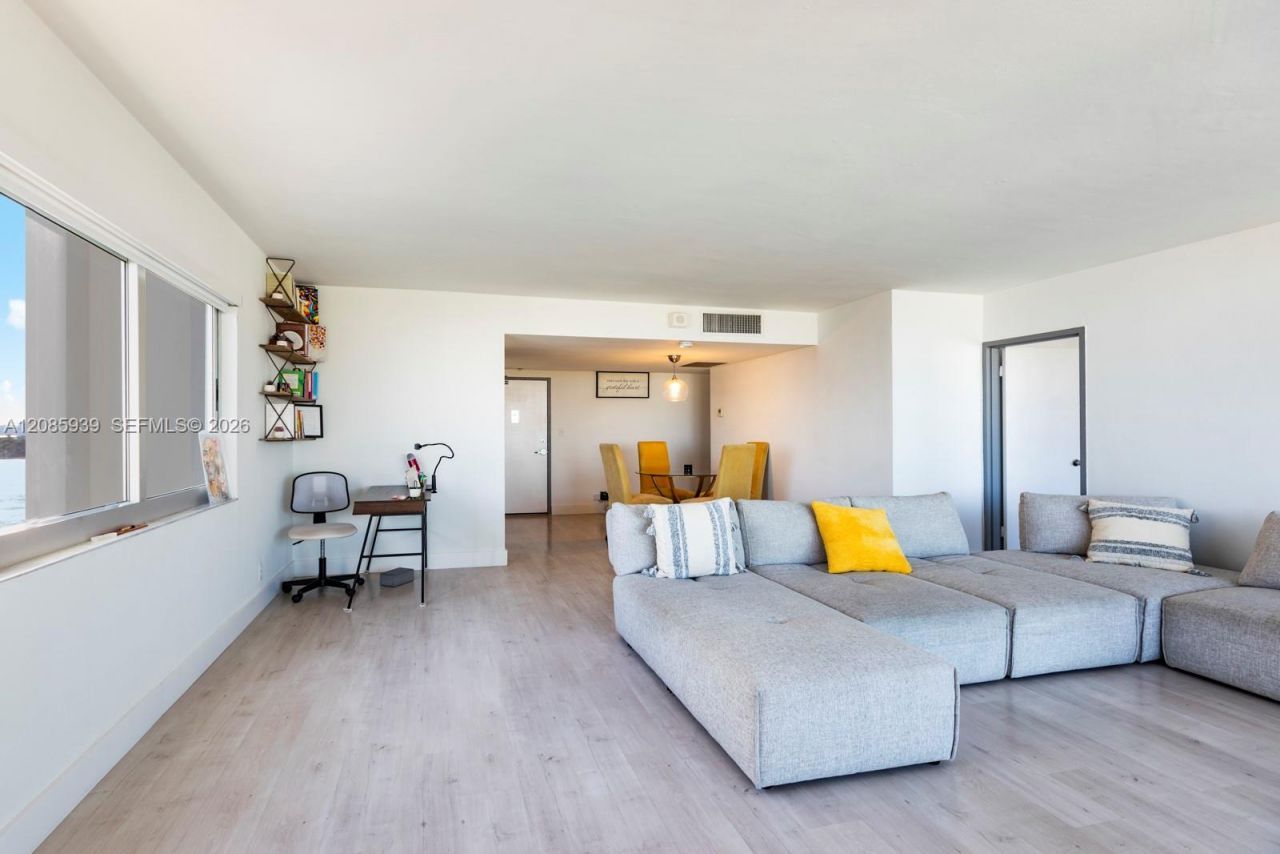 1200 West Ave, Unit 907, Miami Beach, FL 33139 Photo