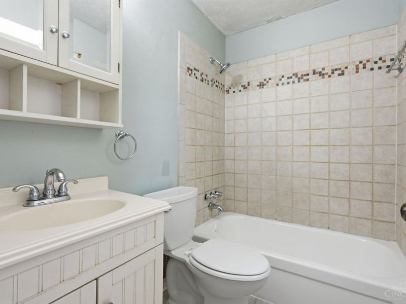 2536 Bracebridge Drive, Cincinnati, OH 45231 Photo 25