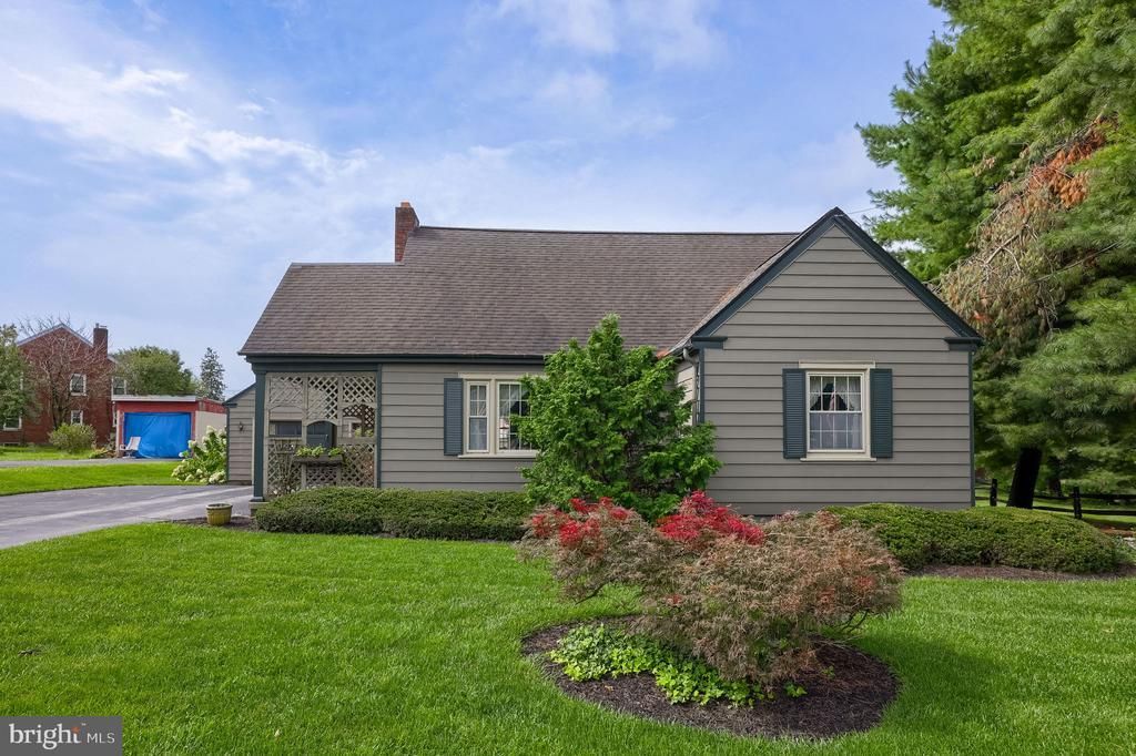 20 SCHOOL DRIVE , LEOLA, PA 17540