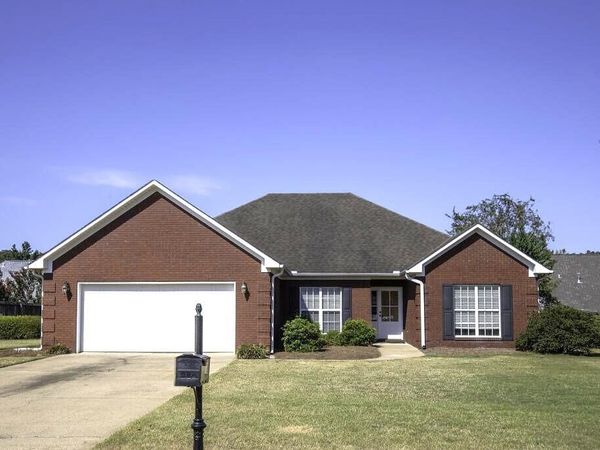 712 Savannah, Oxford, MS 38655
