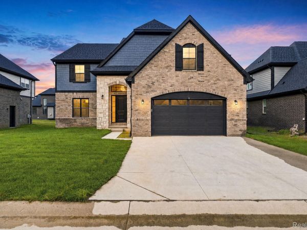 4075 Blossom Drive, Sterling Heights, Mi 48314