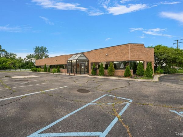 33830 Harper Avenue, Clinton Township, Mi 48035