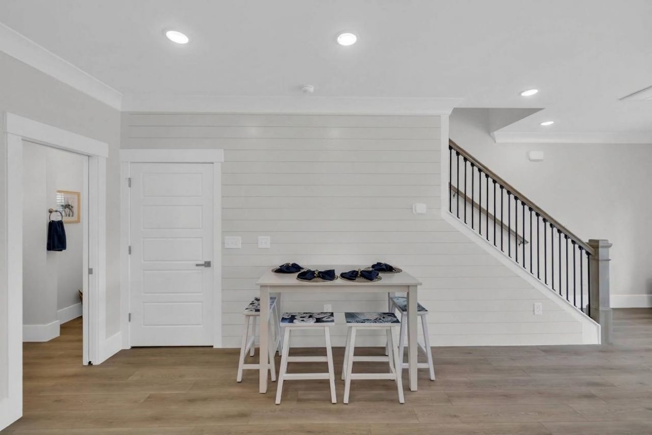 2304 Seaseeker Ln. Photo 9