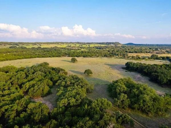 518 County Road 1403 , Lometa, TX 76853