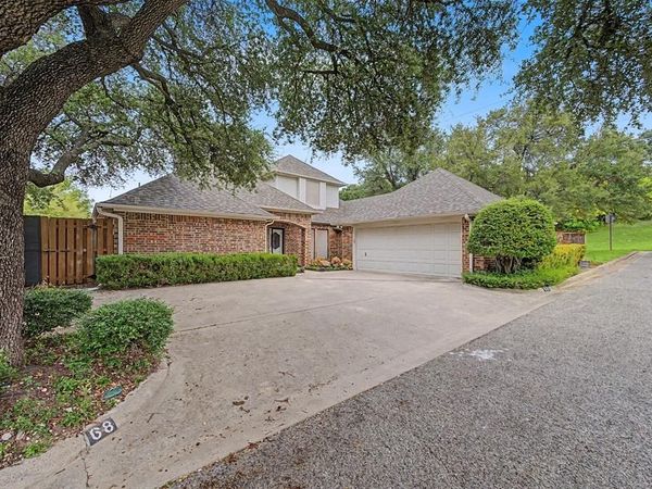 68 Legend Road, Benbrook, TX 76132