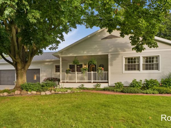 631 Evergreen Street, Jenison, MI 49428