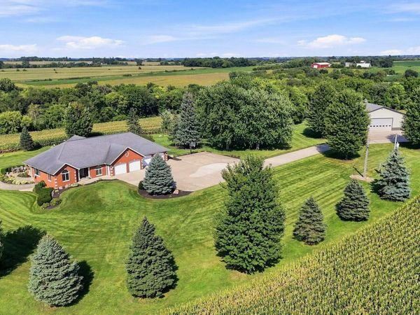 1355 220th St, Ionia, IA 50645