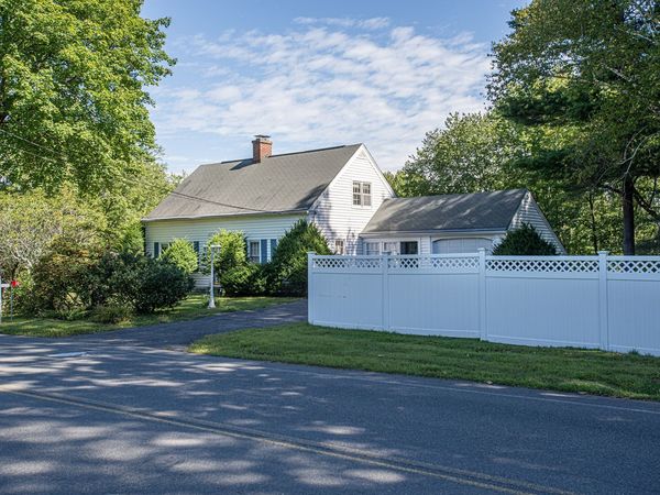 10 Dwight Street, Hatfield, MA 01038