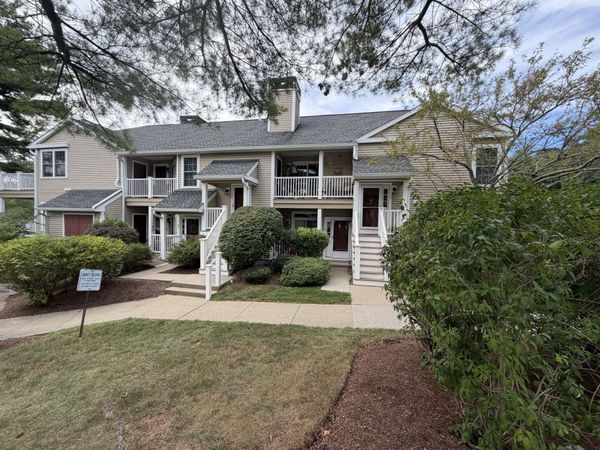 18 Devon Commons Lane, Unit 18, Braintree, MA 02184
