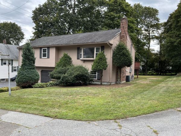 4 West St, Wakefield, MA 01880