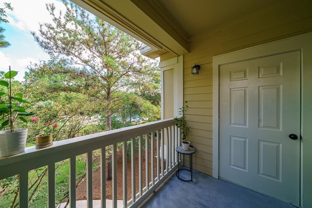 1600 Long Grove Drive Photo 19