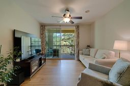 1600 Long Grove Drive photo 4