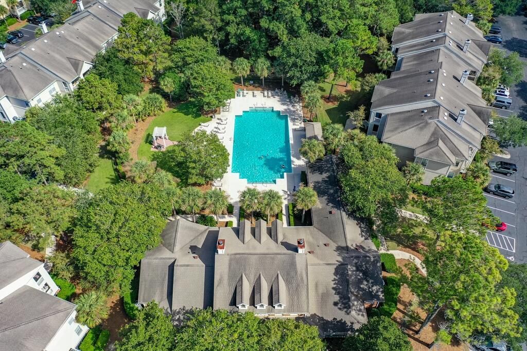 1600 Long Grove Drive Photo 23