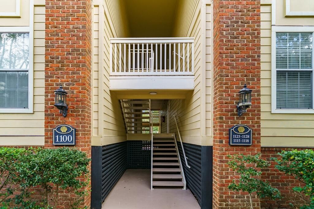 1600 Long Grove Drive Photo 24