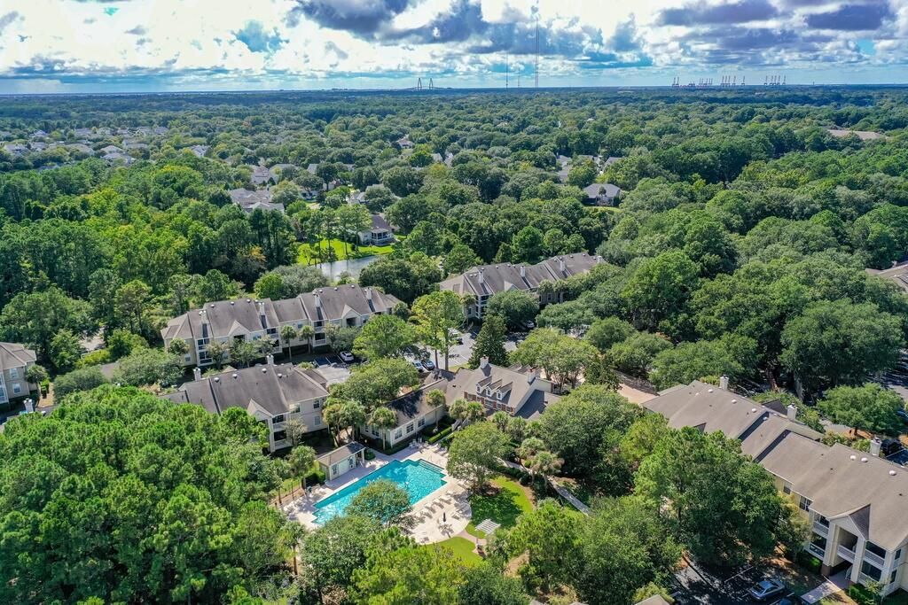 1600 Long Grove Drive Photo 26