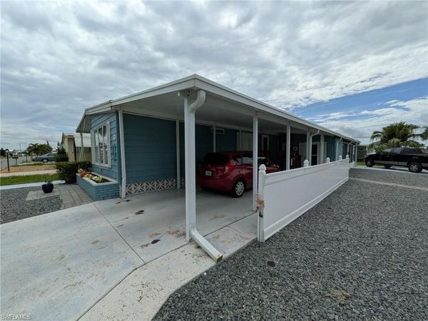 9033 Flamingo CIR, NORTH FORT MYERS, FL 33903