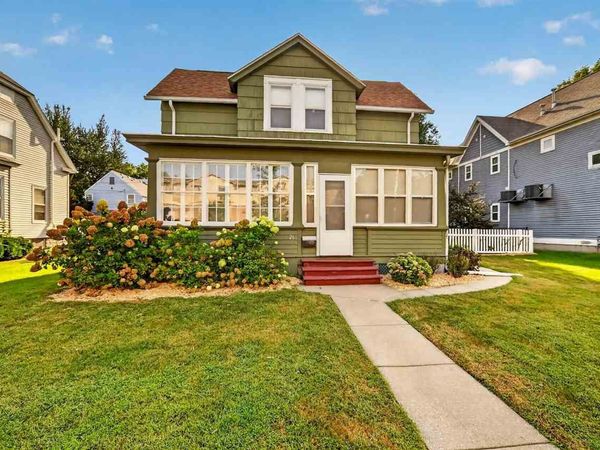 26 N Governor Street, Iowa City, IA 52245