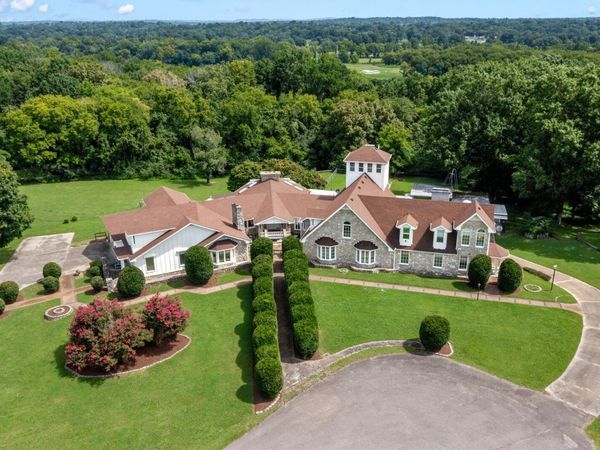 100 Pineywood Acres Dr, Madison, TN 37115