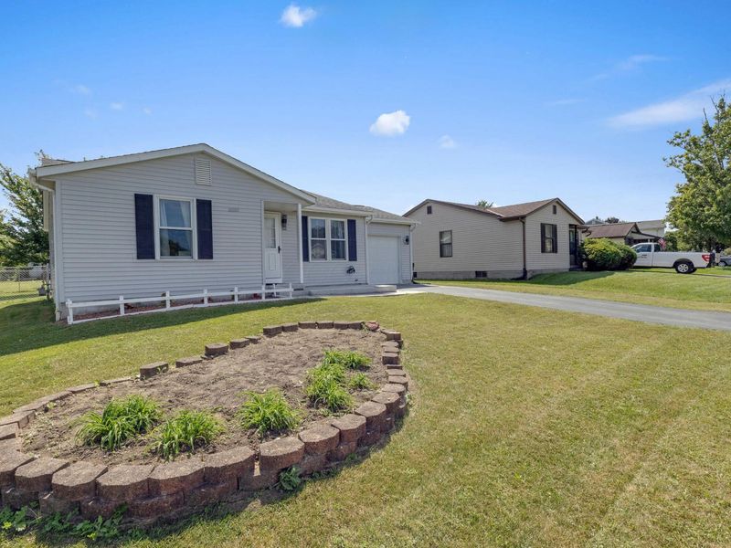 840 Cherry Bud Drive, Columbus, OH 43228 Photo 3