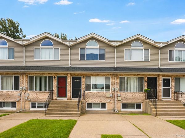 78 Confederation Place , Staten Island, NY 10303