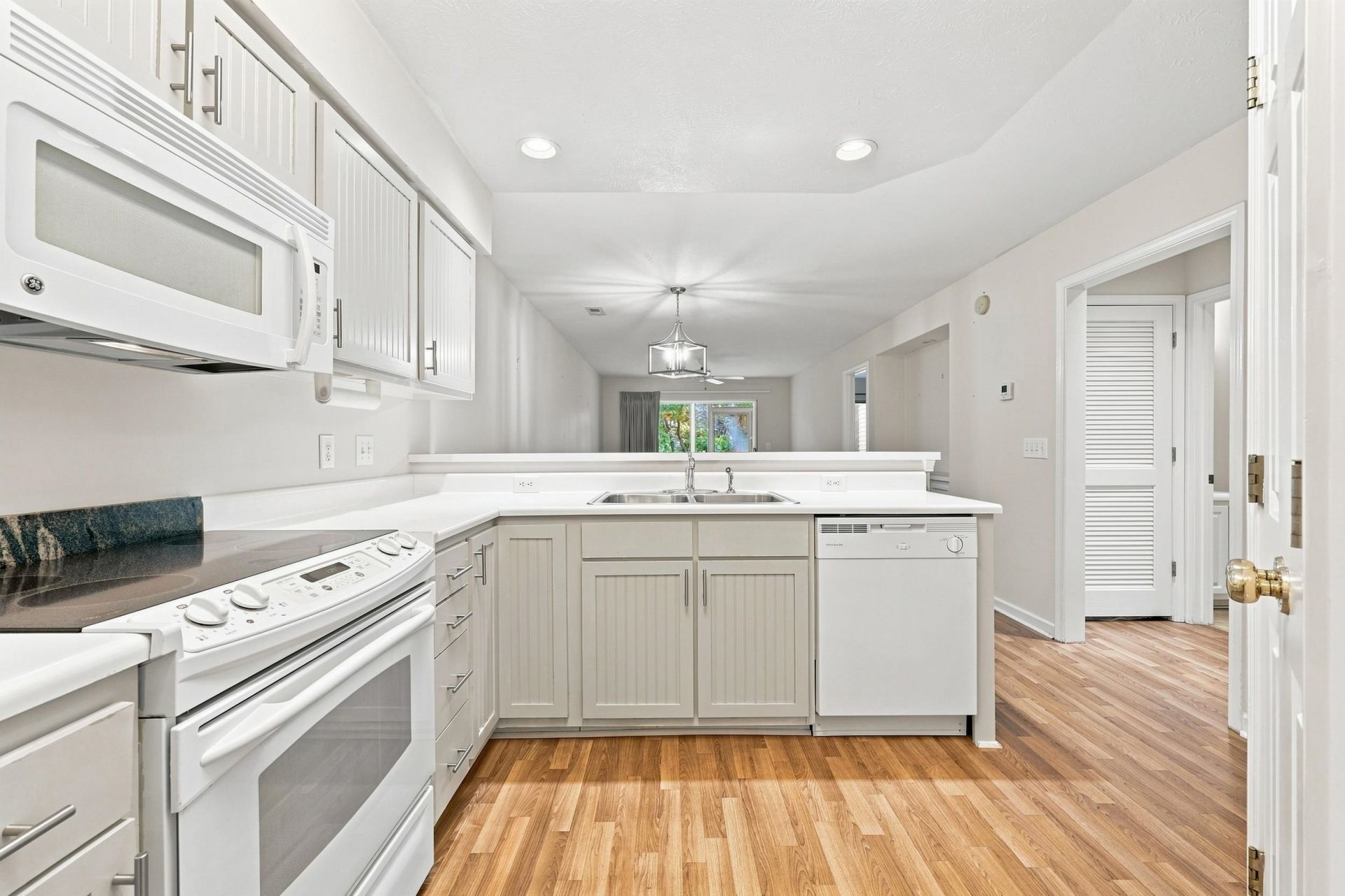 412 Pinehurst Ln. Photo 7