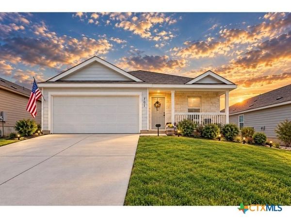 913 Riviera Court, Seguin, TX 78155