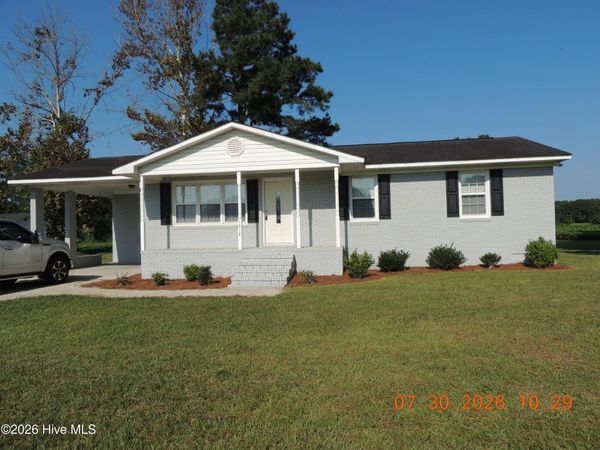 1618 Fountaintown Road, Chinquapin, NC 28521