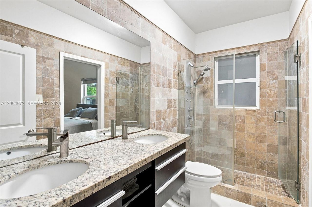 2366 SW 10th St, Miami, FL 33135 Photo