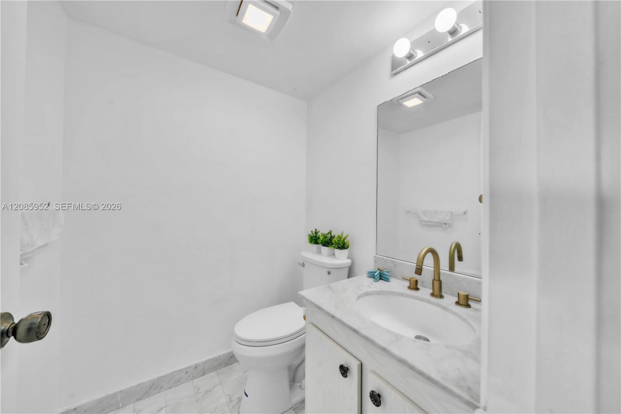 2401 S Ocean Dr, Unit 1702, Hollywood, FL 33019 Photo