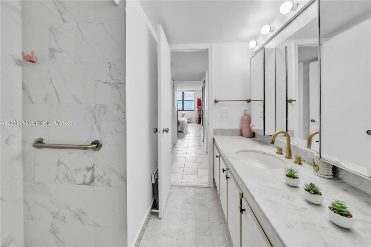 2401 S Ocean Dr, Unit 1702, Hollywood, FL 33019 Photo