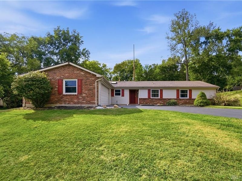 2093 Dane Lane, Bellbrook, OH 45305 Photo 2