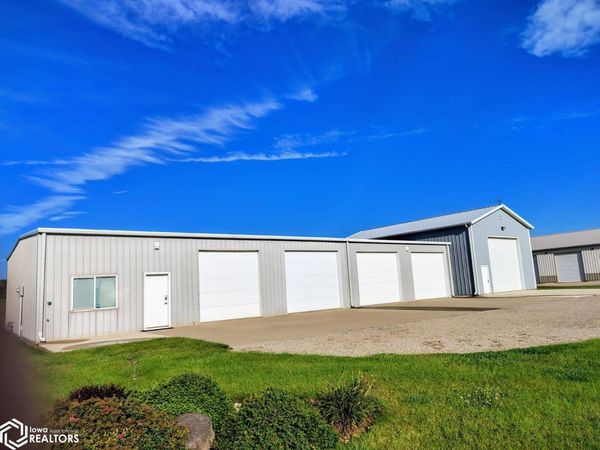 1225 Crown St, Garner, IA 50438